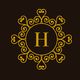 Letra "H" dorada rodeada de diseño ornamental en fondo oscuro.