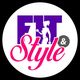 Logo met "Fit & Style" in paars en roze, met een silhouet van een vrouw met gewichten.