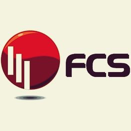 Rotes Kugellogo mit drei weißen Streifen und der Schrift "FCS" daneben.