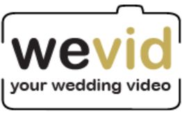 Logo mit "wevid your wedding video" in Schwarz und Gold, umrandet von einer stilisierten Kamera.