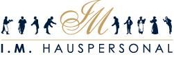 Schwarz-silhouettierte Personen, goldene Initialen und Schriftzug "I.M. HAUSPERSONAL" darunter.