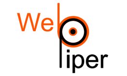 Logo mit Schriftzug "Webpiper" in orange und schwarz, das "b" als Bild eines Auges gestaltet.
