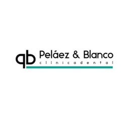 Logo de Peláez & Blanco Clínica Dental con iniciales "pb" y línea turquesa debajo del texto.