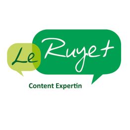 "Grüne Sprechblasen mit weißem Text: 'Le Ruyet', darunter 'Content Expertin'."