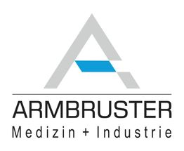 Logo mit grauem "A" und blauem Balken. Text: "ARMBRUSTER Medizin + Industrie".
