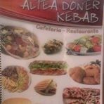 Menú de Altea Doner Kebab con fotos de diversos platos como kebab, ensaladas y más.
