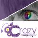 Nahaufnahme eines Auges mit Regenbogenfarben und dem Logo "Crazy Designagentur" in Lila.