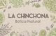 Texto "La Chinchona Botica Natural", rodeado de ilustraciones de plantas y hierbas.
