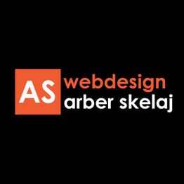 Schwarzes Logo mit orangefarbenem Quadrat. Text: "AS webdesign arber skelaj" in Weiß und Orange.