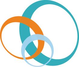 Drei farbige, überlappende Ringe: orange, türkis und blau, arrangiert in einer abstrakten Form.