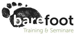 Logo mit Fußabdruck und Text: "barefoot Training & Seminare".