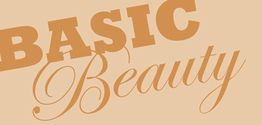 Der Schriftzug "BASIC Beauty" in großen Buchstaben auf beigem Hintergrund.