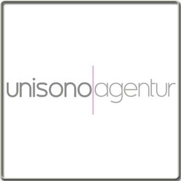 "Logo mit Schriftzug 'unisono agentur' in grauer und rosa Schrift auf weißem Hintergrund."