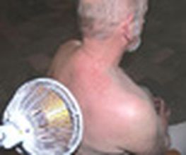 Die Wärme der Original TDP Lampe Gou Gong unterstützt und verbessert Ergebnisse. TDP Wärme gleitet zügig durch Haut und Gewebe. Die vielseitigen Anwendungsmöglichkeiten führten in Asien und den USA zur liebevollen Bezeichnung \"chinesische Wunderlampe\".
