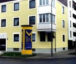 Fassadenrenovierung mit hochwertiger Fassadenfarbe (Lotuseffekt) selbstreinigend und sehr lange Halt