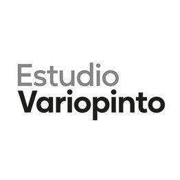Texto: "Estudio Variopinto" en gris y negro sobre fondo blanco.