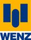 Logo mit gelbem Hintergrund, blauen Buchstaben "WENZ" und blauer vertikaler Form im Zentrum.
