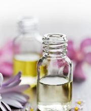 Lassen Sie sich entführen in die faszinierende Welt der Düfte mit einer Aromaölmassage