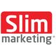 Logo met de tekst "Slim marketing" op een rode achtergrond.