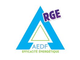 Logo triangulaire bleu "AEDF", texte violet "RGE", texte vert "Efficacité Énergétique".