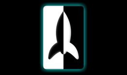 Rakete in Schwarz-Weiß, mittig geteilt auf dunklem Hintergrund.
