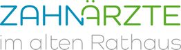 Text: "Zahnärzte im alten Rathaus" in blau und grün.