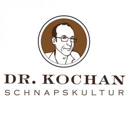 Dr. Kochan Logo mit stilisiertem Porträt und Schriftzug "Schnapskultur" darunter.