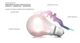 Glühbirne mit farbigem Rauch, umgeben von Text: Animation, Webdesign, Grafikdesign.