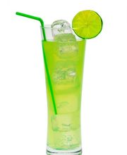 Ein erfrischender alkoholfreier Cocktail mit grünem Apfel, Lime Juice, Rochrzucker und Tonic Water.