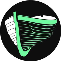 Schwarz-grünes Schiffssymbol auf schwarzem Hintergrund, stilisierter Bug.