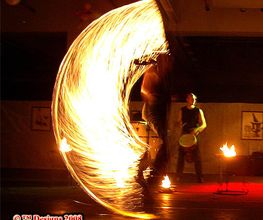 FIRE TWISTER Feuerkünstler Feuerspucker Feuerschlucker Feuershow Feuerartistik Feuertanz Feuerperfor