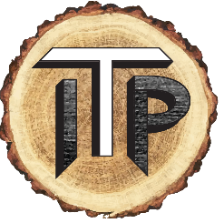 Holzscheibe mit Buchstaben "ITP" in Schwarz und Weiß in der Mitte.