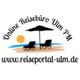 Logo mit Strandmotiv, zwei Liegestühlen, Schirm, Sonne und Schrift: "Online Reisebüro Ulm PM".