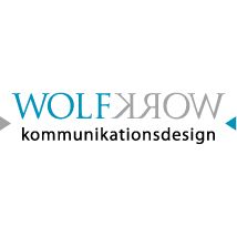 Logo mit den Wörtern "Wolf Row Kommunikationsdesign" in blau, grau und schwarz.