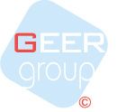 Logo "GEER group" auf hellblauem Hintergrund, mit rotem "G" und Copyright-Symbol.