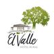 Logotipo del "Hotel Rural El Valle" con casa y árbol verde a su lado.