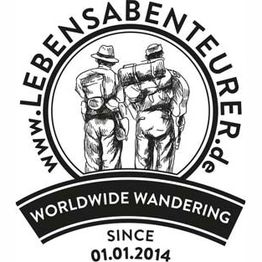 Zwei Abenteurer von hinten mit Rucksäcken, Text "Lebensabenteurer" und "Worldwide Wandering".
