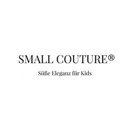 Text: "SMALL COUTURE® Süße Eleganz für Kids" auf weißem Hintergrund.