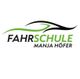 Fahrschullogo mit grün-schwarzer Auto-Silhouette, Text: Fahrschule Manja Höfer.