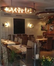 Bistro Vis a Vis Logo