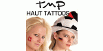Zwei Frauen mit Flaggen-Gesichtstattoos und Fußballhut. Text: "TMP Haut Tattoos".