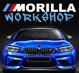 Coche azul brillante y logo de taller "Morlla Workshop" en estilo de graffiti.