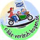 Frau auf E-Bike mit Kindern und Hund im Beiwagen, bayerische Flagge, Text: e-bike-verleih-bogen.de