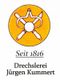 Gelbes Logo mit Werkzeugen, Text: "Seit 1816 Drechslerei Jürgen Kummert."