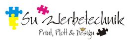 Logo mit Puzzleteilen und Text: "Su Werbetechnik, Print, Plott & Design" mit einer Krone.