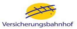 Gelbes Oval mit blauem Gitter und Text: "Versicherungsbahnhof" darunter.