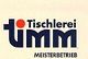 Logo der Tischlerei Timm mit rotem Punkt über dem "i", darunter "Meisterbetrieb" in Schwarz.