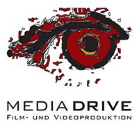 Ein stilisiertes Auge mit Schriftzug "MEDIA DRIVE Film- und Videoproduktion" darunter.