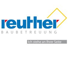 Logo von Reuther Baubetreuung mit dem Slogan "Ich stehe an Ihrer Seite" und einem gelben Quadrat.