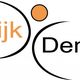 Logo met tekst "Praktijk Dentener" en abstracte oranje figuur.